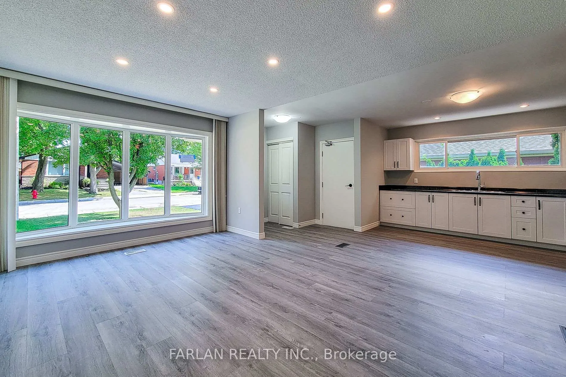 Photo 8 of Unit Main, 145 West 31 Street, Hamilton, Westcliffe — HOMEH
