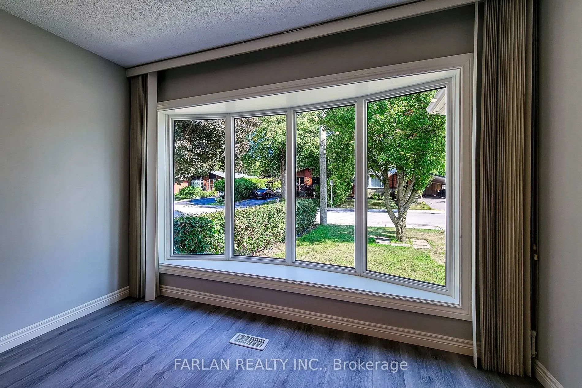 Photo 10 of Unit Main, 145 West 31 Street, Hamilton, Westcliffe — HOMEH