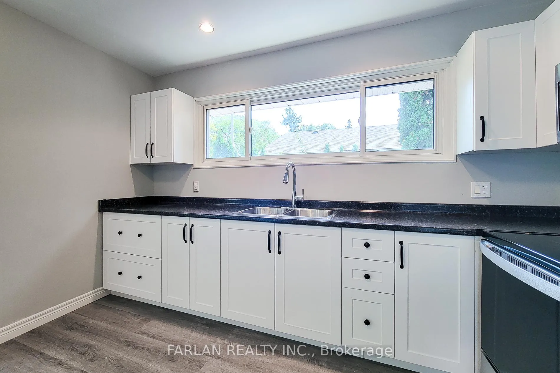 Photo 13 of Unit Main, 145 West 31 Street, Hamilton, Westcliffe — HOMEH