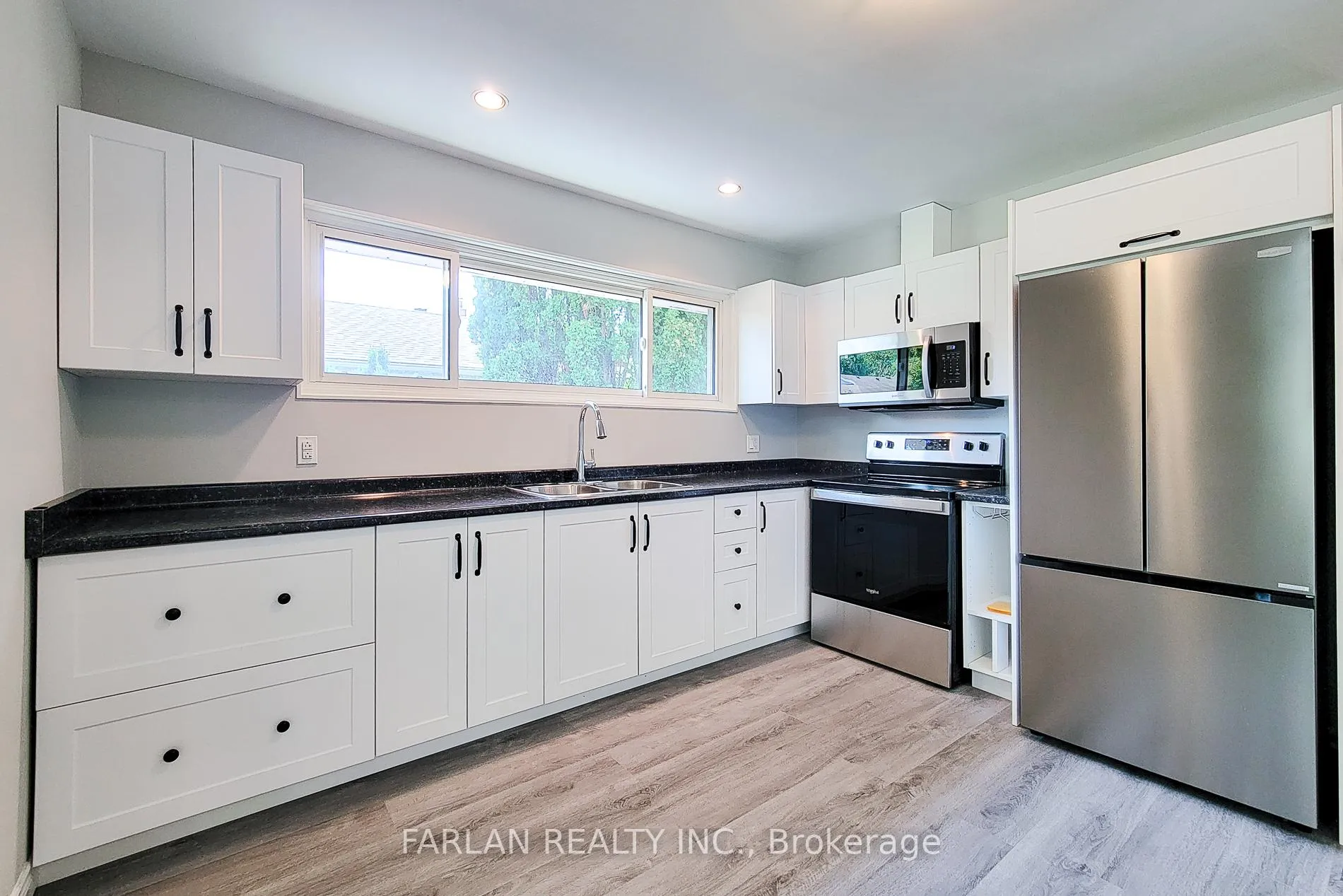Photo 15 of Unit Main, 145 West 31 Street, Hamilton, Westcliffe — HOMEH