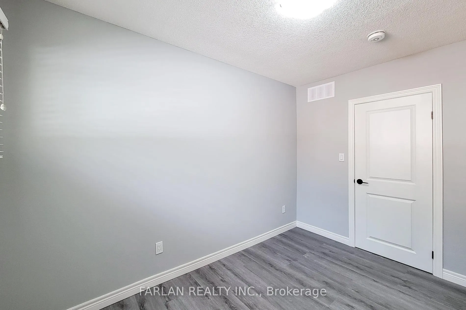 Photo 18 of Unit Main, 145 West 31 Street, Hamilton, Westcliffe — HOMEH