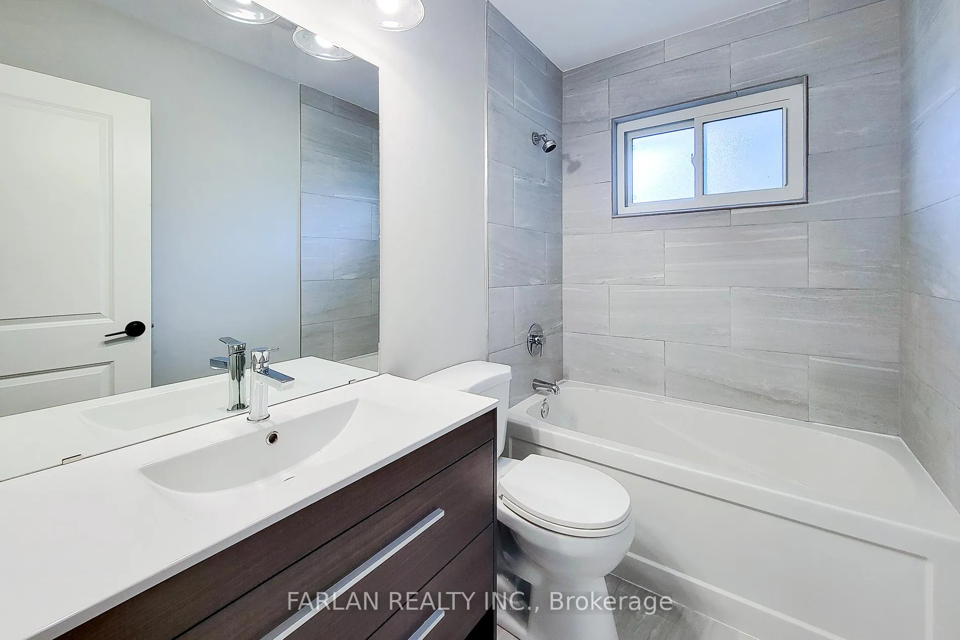 Photo 21 of Unit Main, 145 West 31 Street, Hamilton, Westcliffe — HOMEH