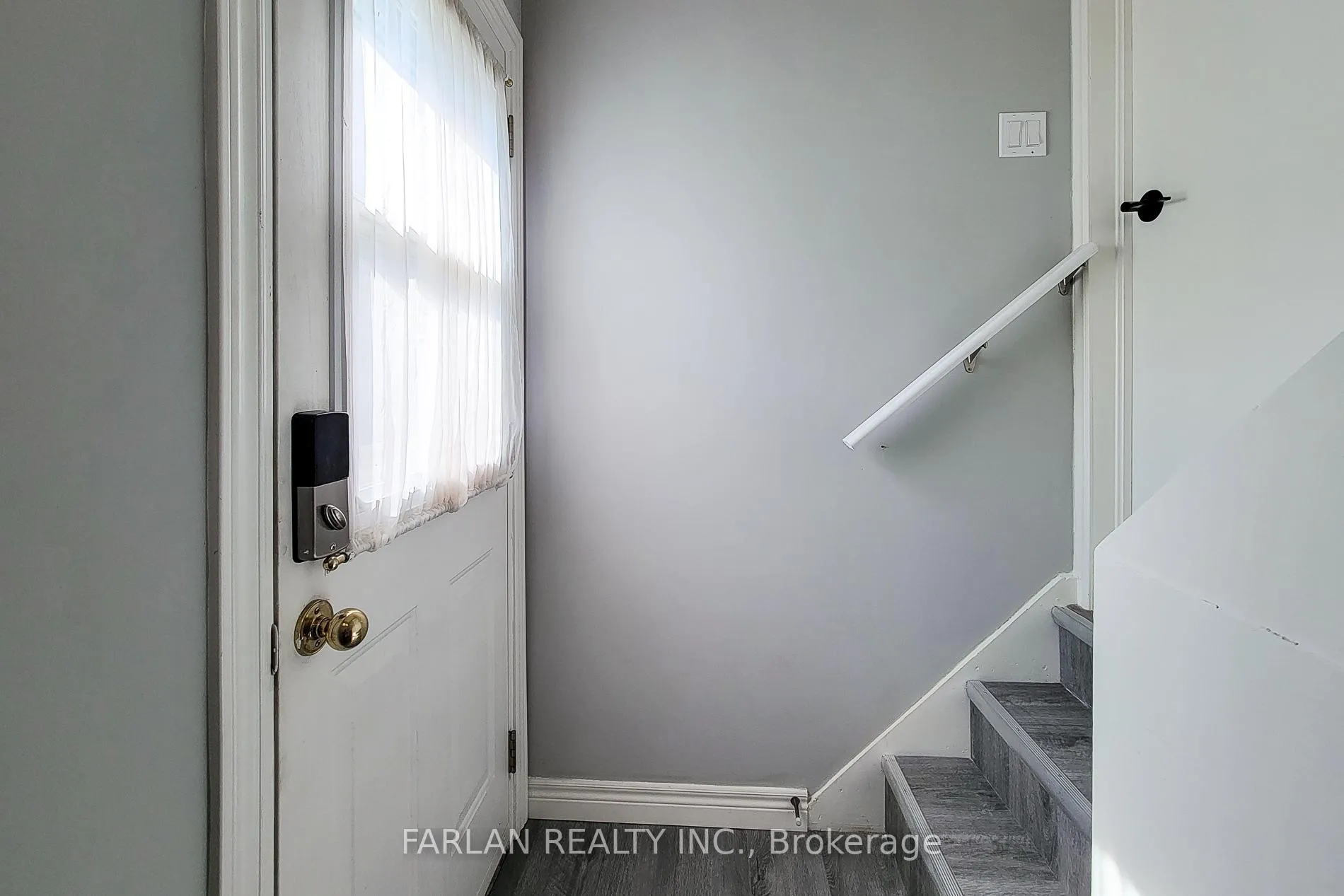 Photo 27 of Unit Main, 145 West 31 Street, Hamilton, Westcliffe — HOMEH