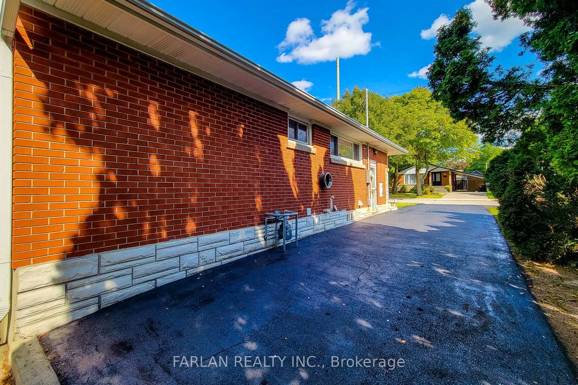 Photo 28 of Unit Main, 145 West 31 Street, Hamilton, Westcliffe — HOMEH