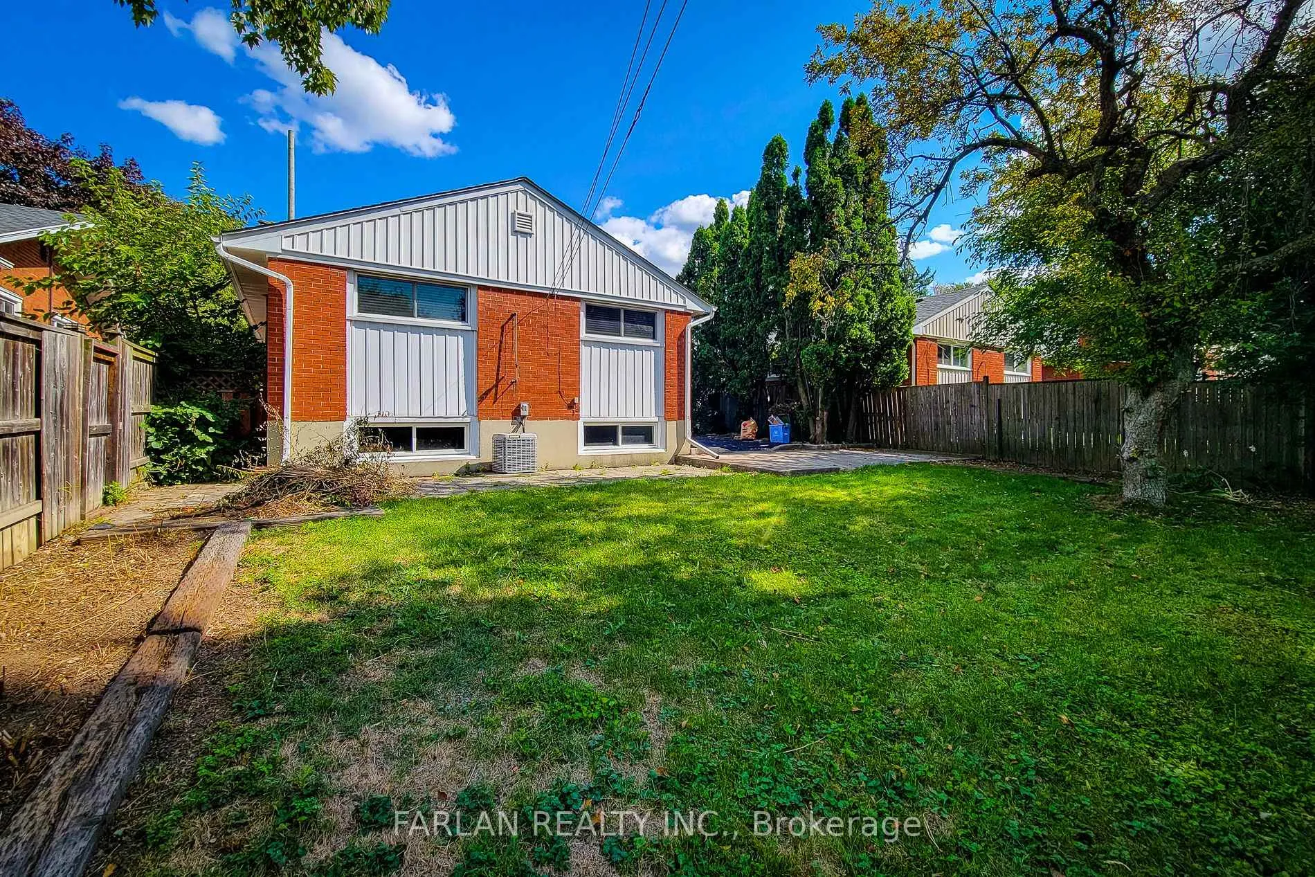 Photo 31 of Unit Main, 145 West 31 Street, Hamilton, Westcliffe — HOMEH