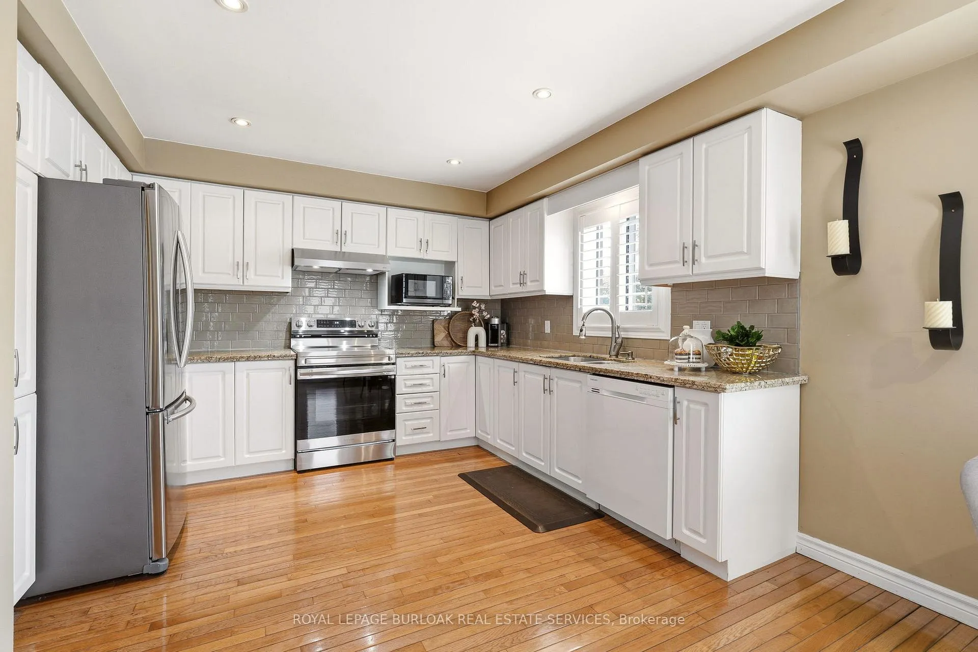 Photo 23 of 2416 Baxter Crescent, Burlington, Headon — HOMEH