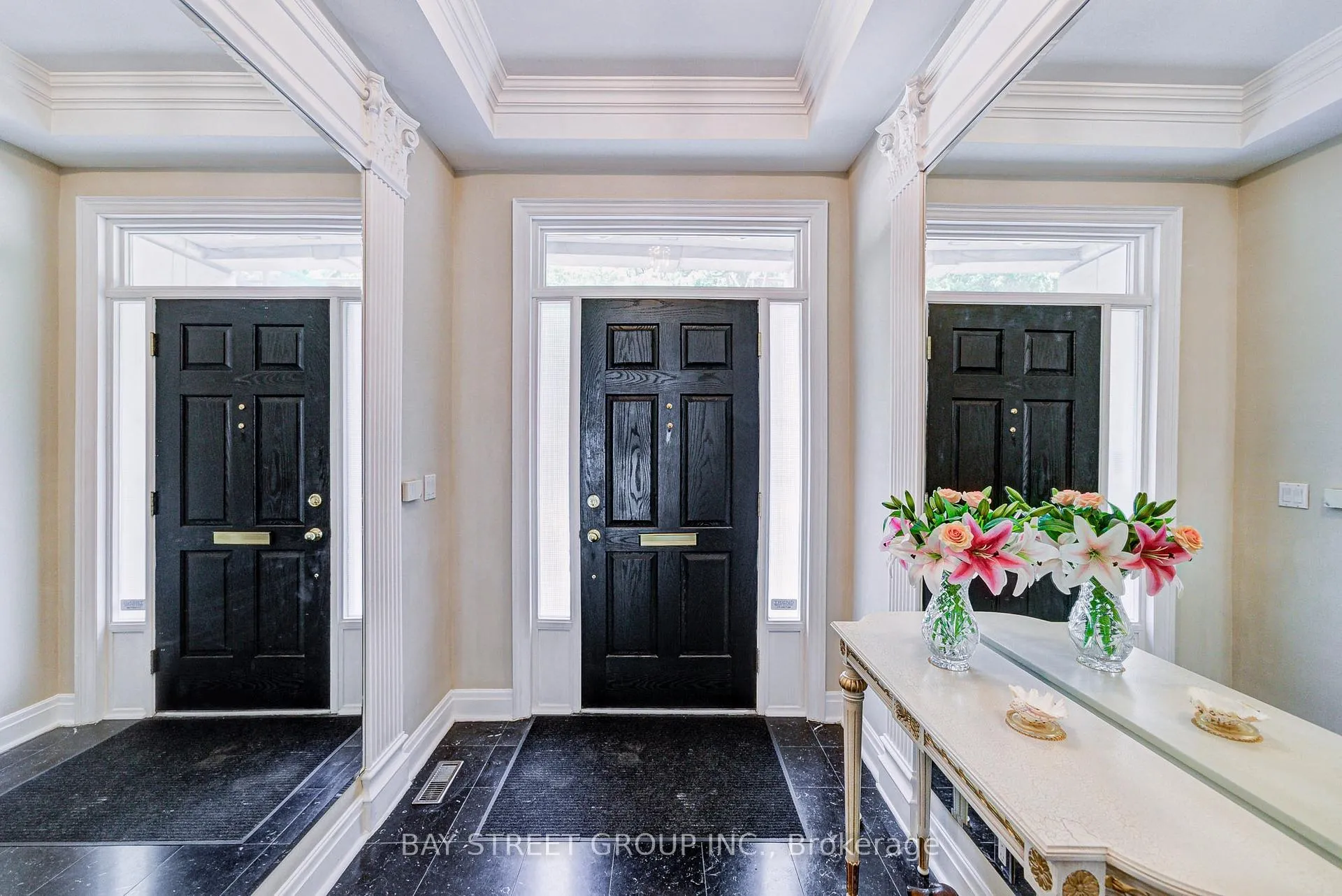 Photo 2 of 529 Davenport Road, Toronto, Casa Loma — HOMEH