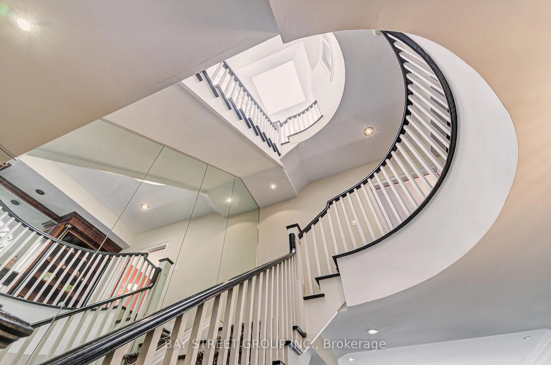 Photo 8 of 529 Davenport Road, Toronto, Casa Loma — HOMEH