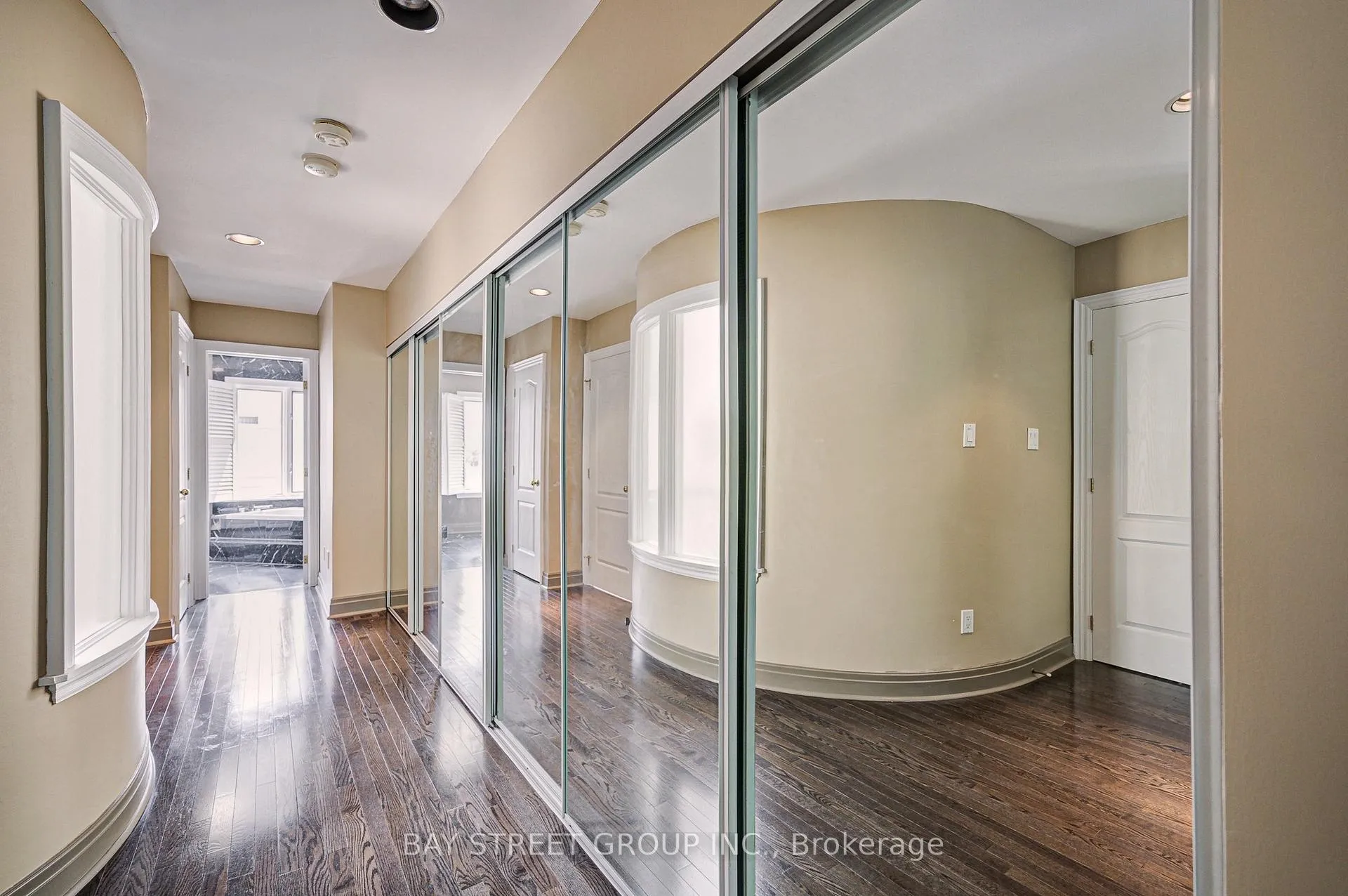 Photo 17 of 529 Davenport Road, Toronto, Casa Loma — HOMEH