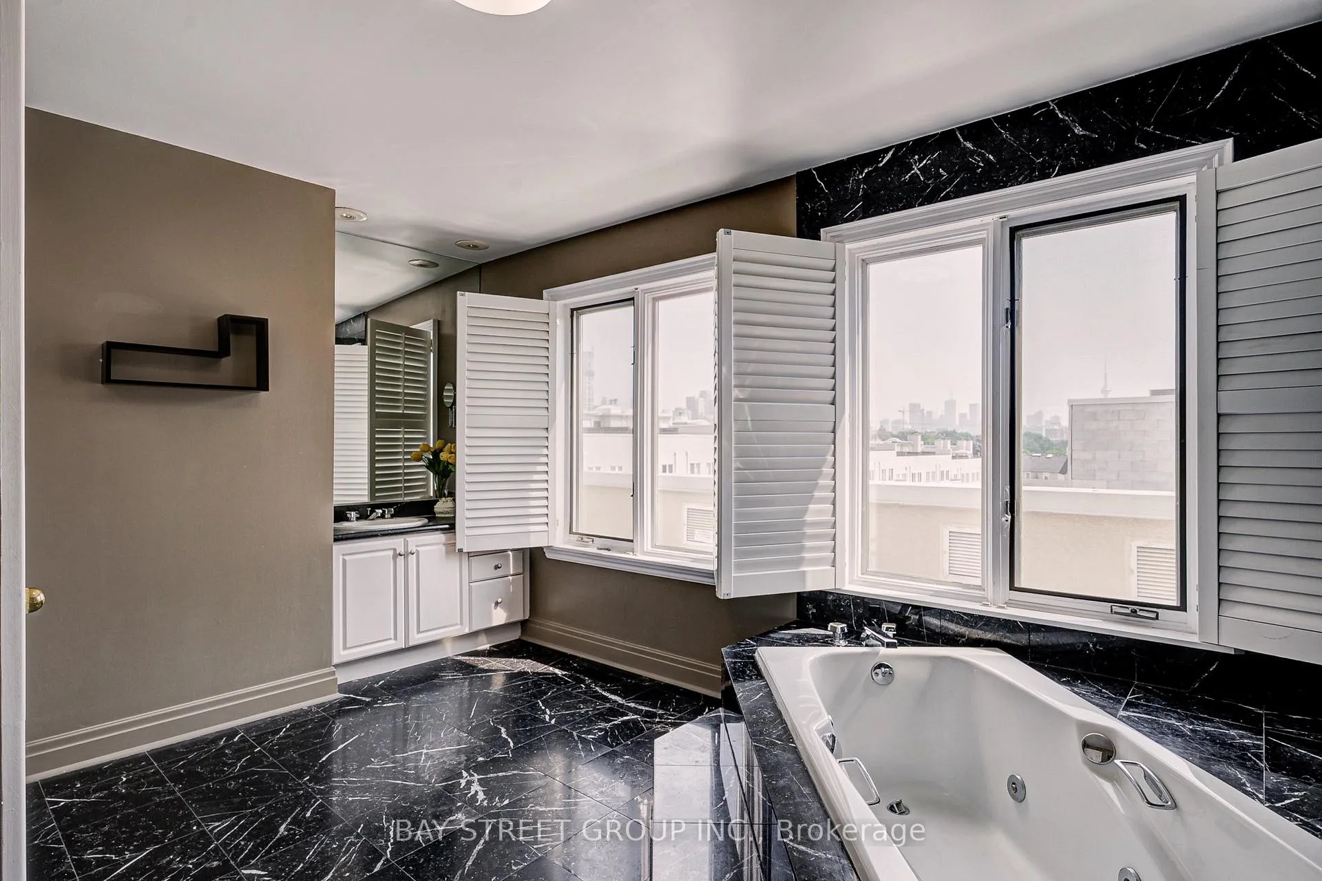 Photo 18 of 529 Davenport Road, Toronto, Casa Loma — HOMEH