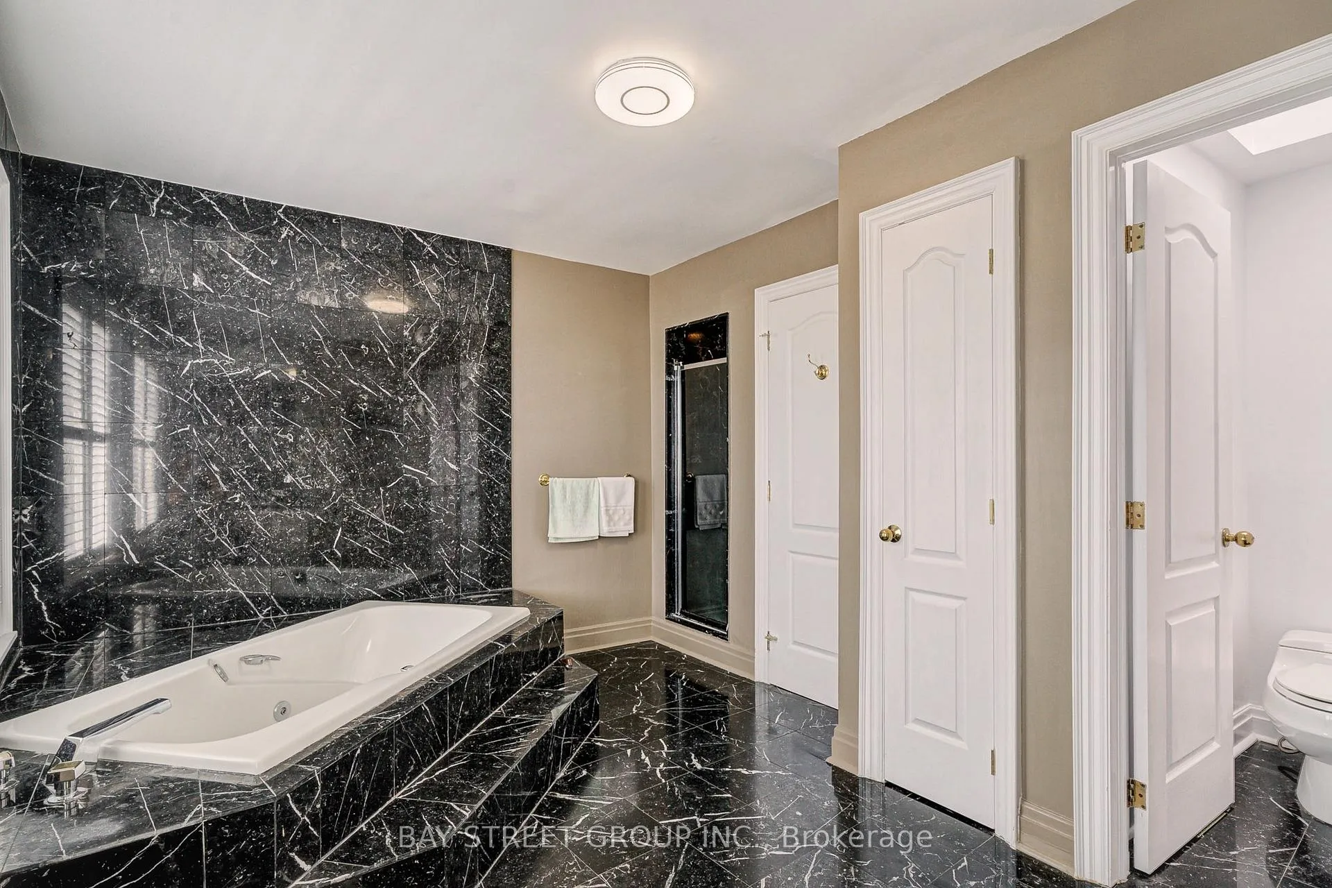 Photo 19 of 529 Davenport Road, Toronto, Casa Loma — HOMEH