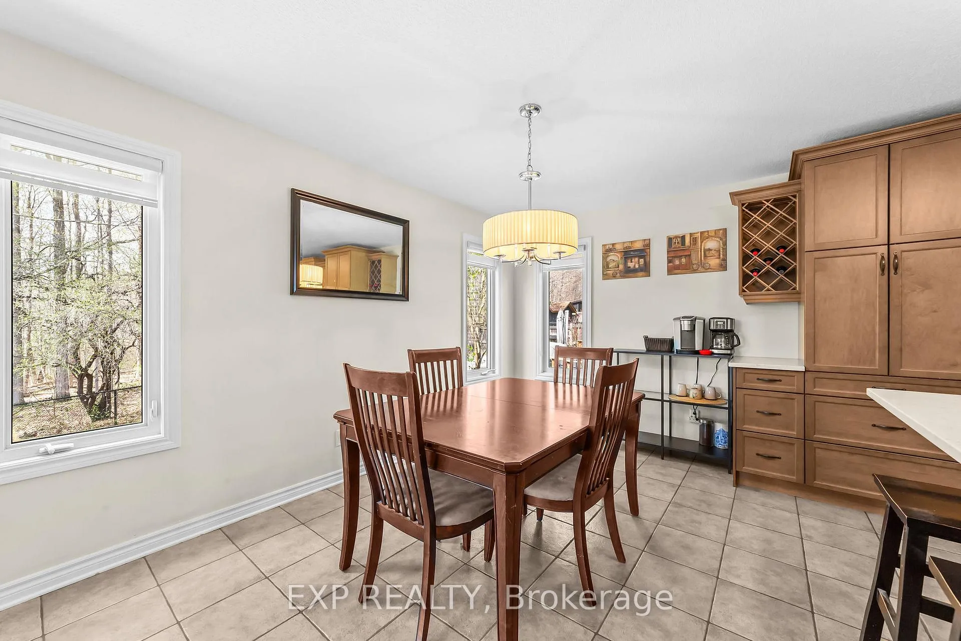 Photo 8 of 2095 Springridge Drive, London, North C — HOMEH