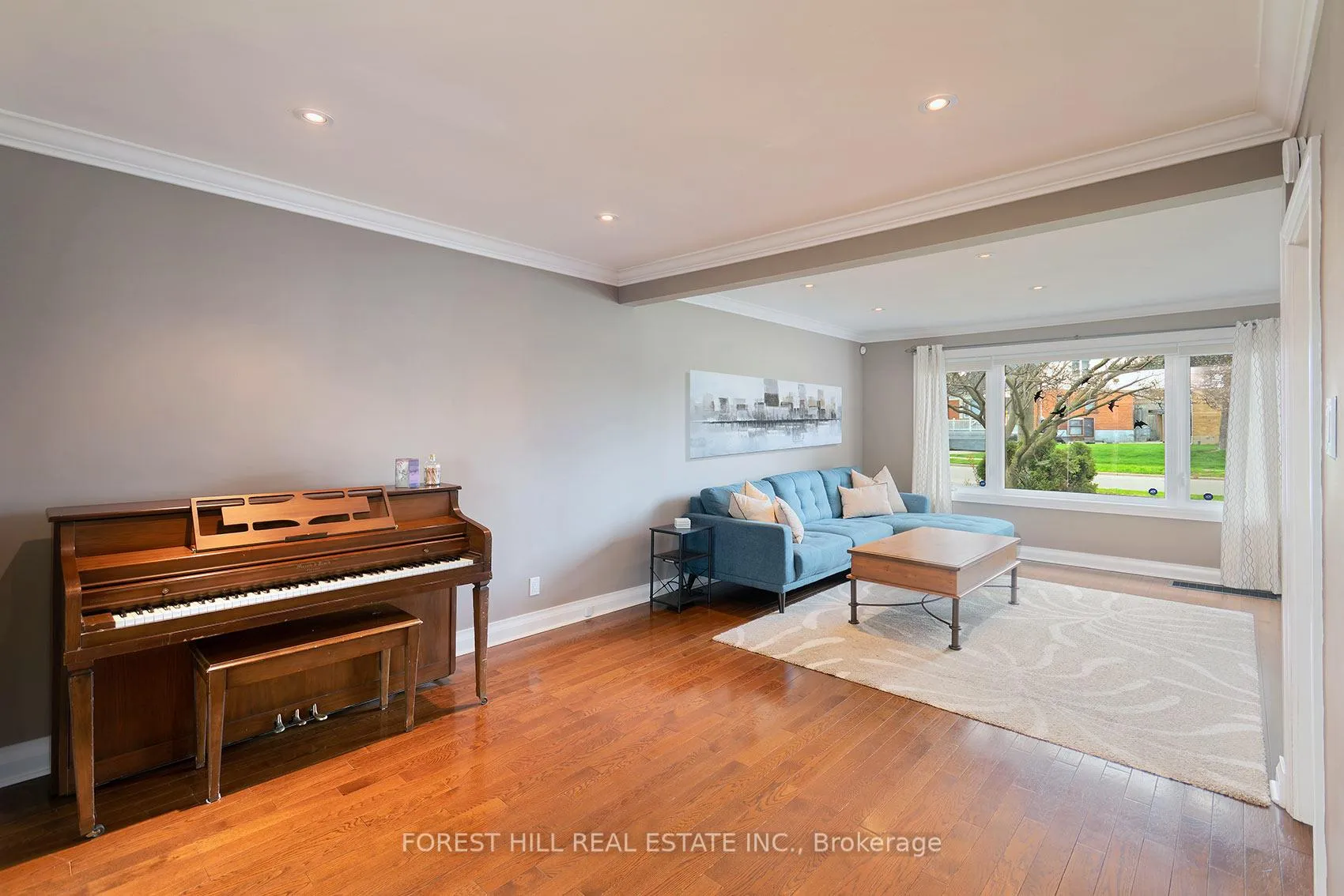 Photo 5 of 9 Southmead Road, Scarborough, Clairlea-Birchmount — HOMEH