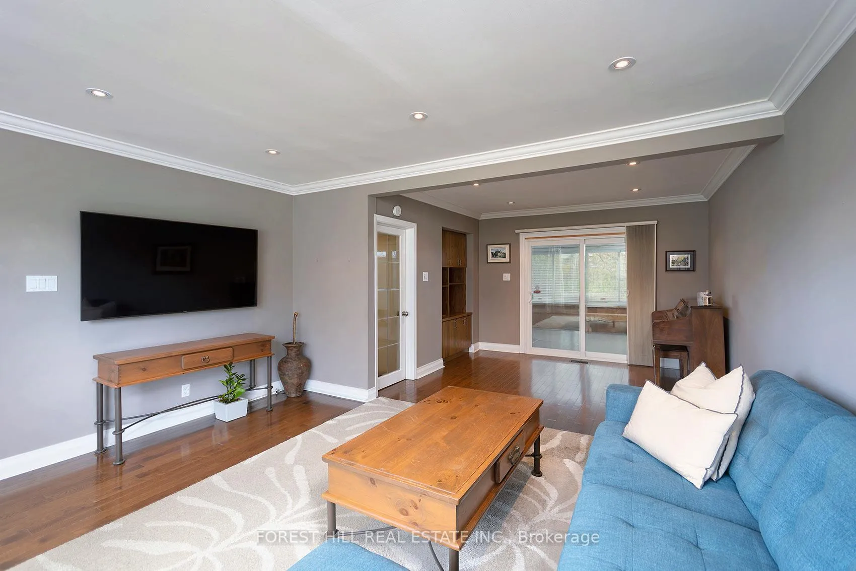 Photo 7 of 9 Southmead Road, Scarborough, Clairlea-Birchmount — HOMEH