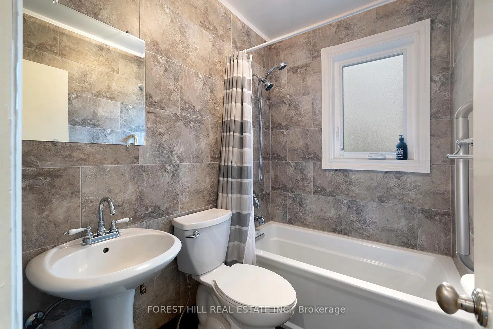 Photo 13 of 9 Southmead Road, Scarborough, Clairlea-Birchmount — HOMEH