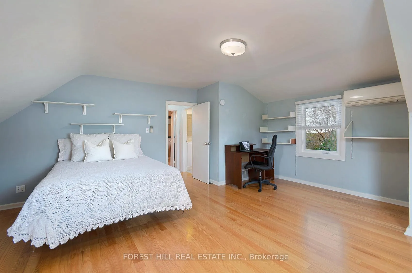 Photo 15 of 9 Southmead Road, Scarborough, Clairlea-Birchmount — HOMEH