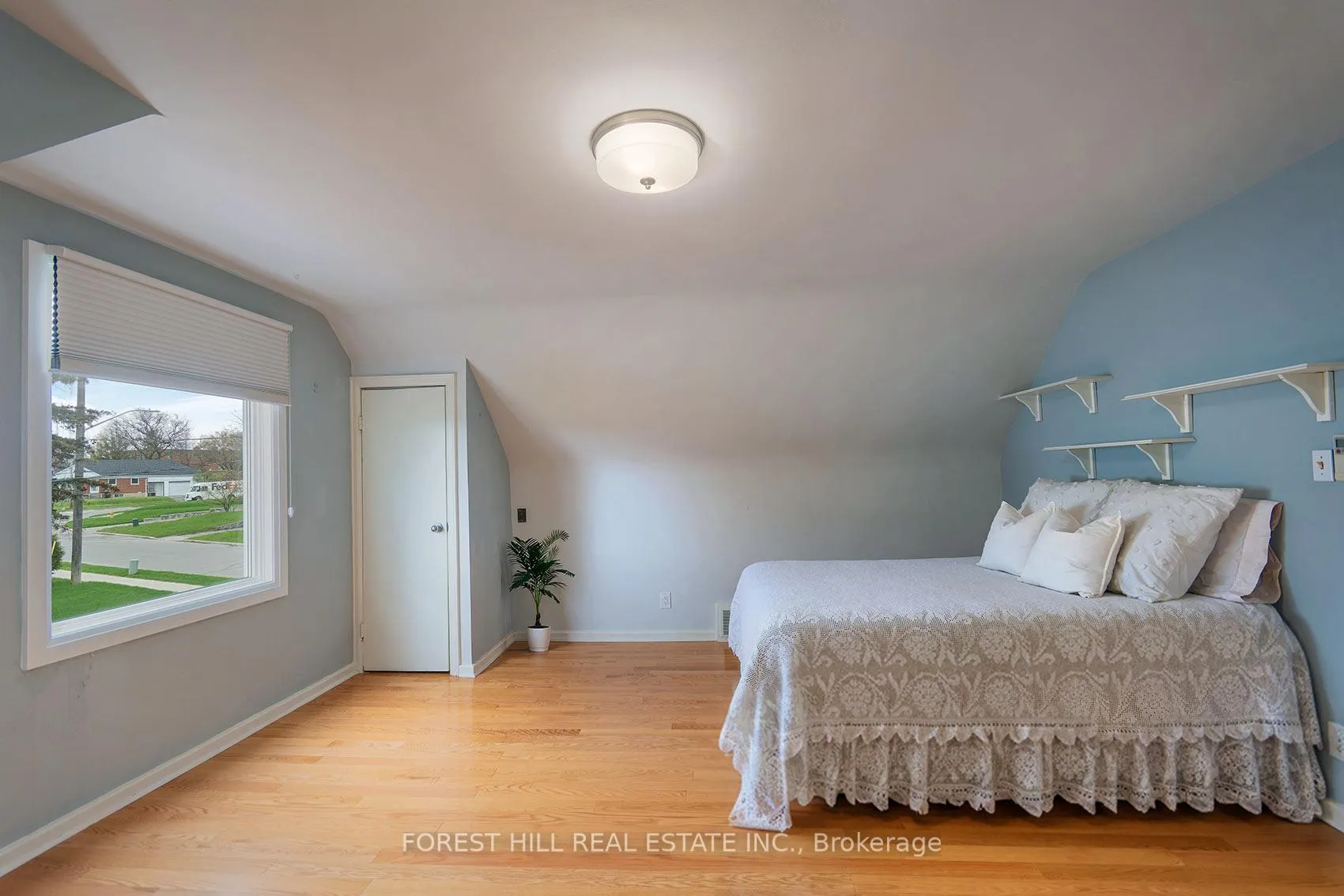 Photo 16 of 9 Southmead Road, Scarborough, Clairlea-Birchmount — HOMEH