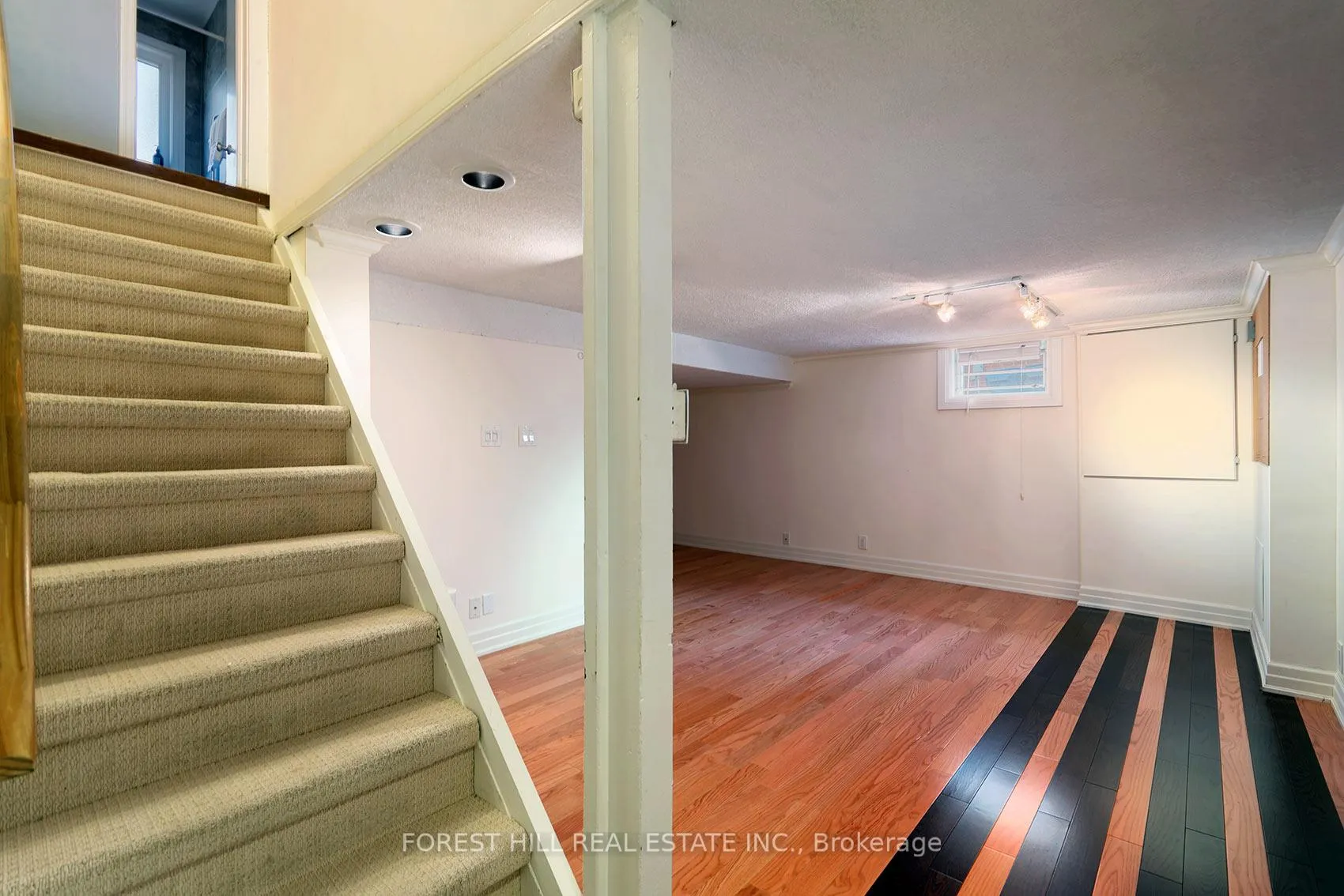 Photo 22 of 9 Southmead Road, Scarborough, Clairlea-Birchmount — HOMEH