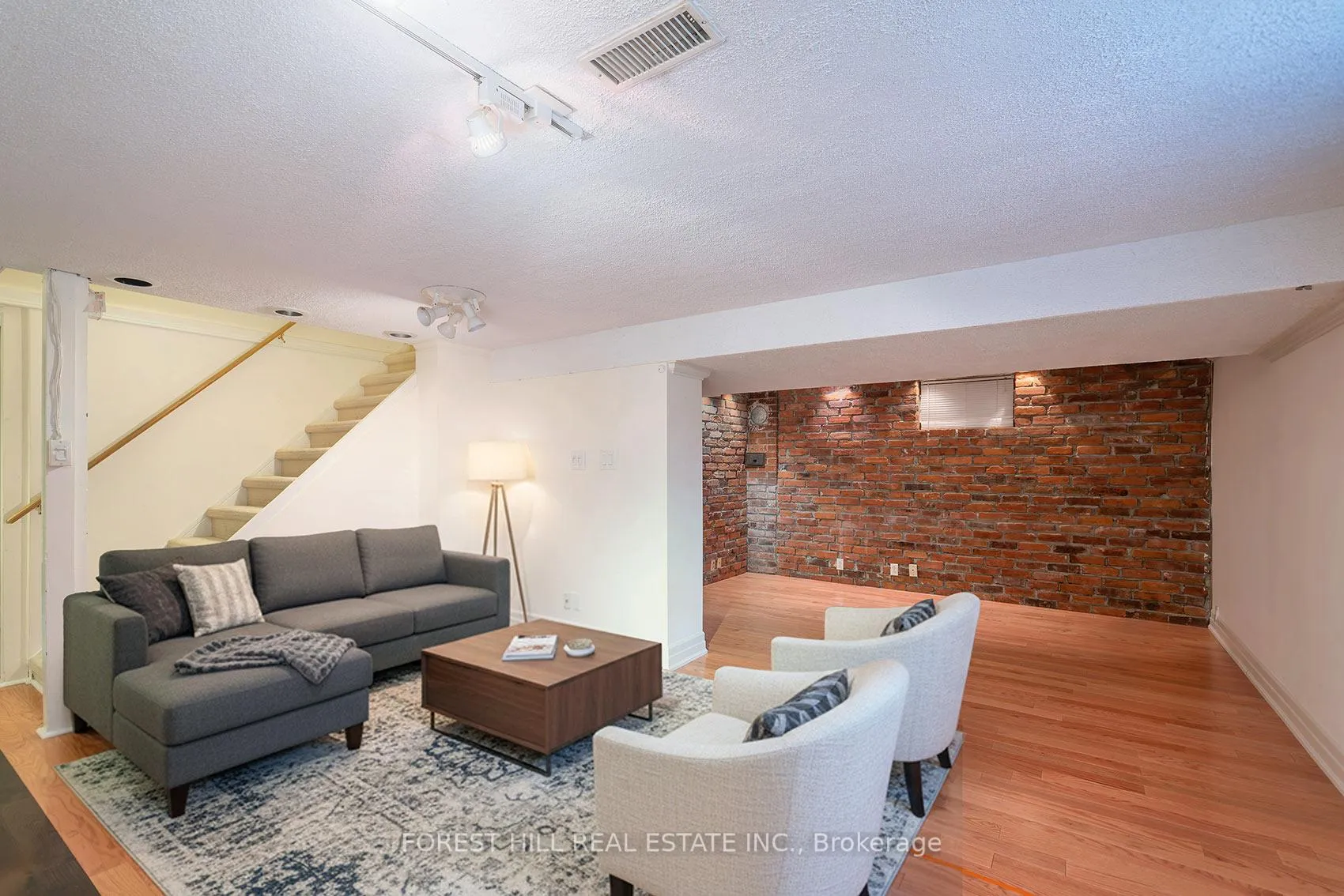 Photo 24 of 9 Southmead Road, Scarborough, Clairlea-Birchmount — HOMEH