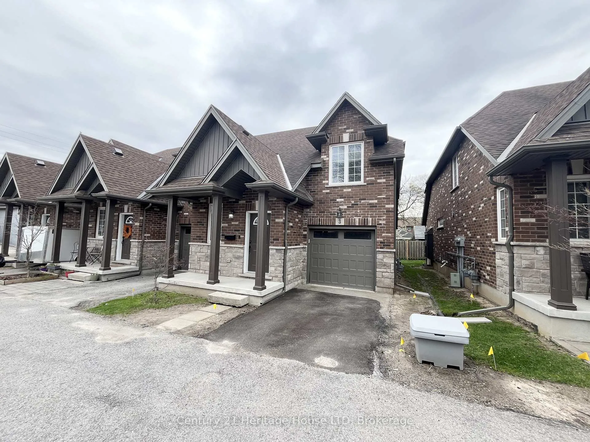 Photo 3 of Unit 3, 63 Pine Street N, Thorold, Thorold Downtown — HOMEH