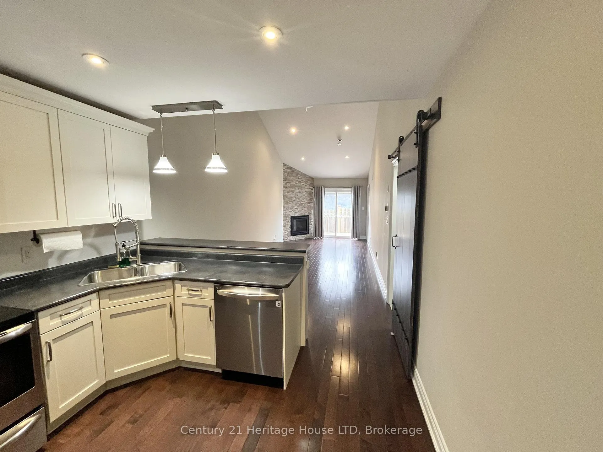 Photo 7 of Unit 3, 63 Pine Street N, Thorold, Thorold Downtown — HOMEH