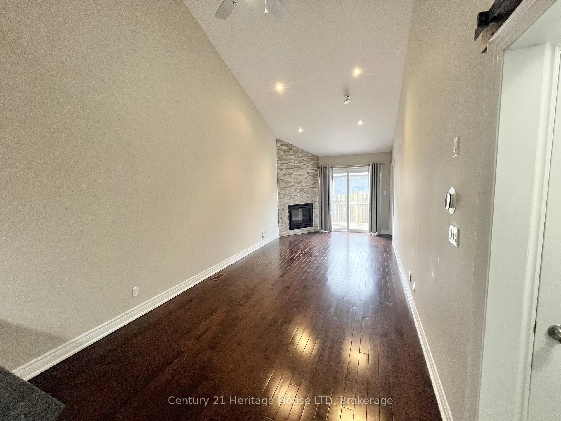 Photo 8 of Unit 3, 63 Pine Street N, Thorold, Thorold Downtown — HOMEH