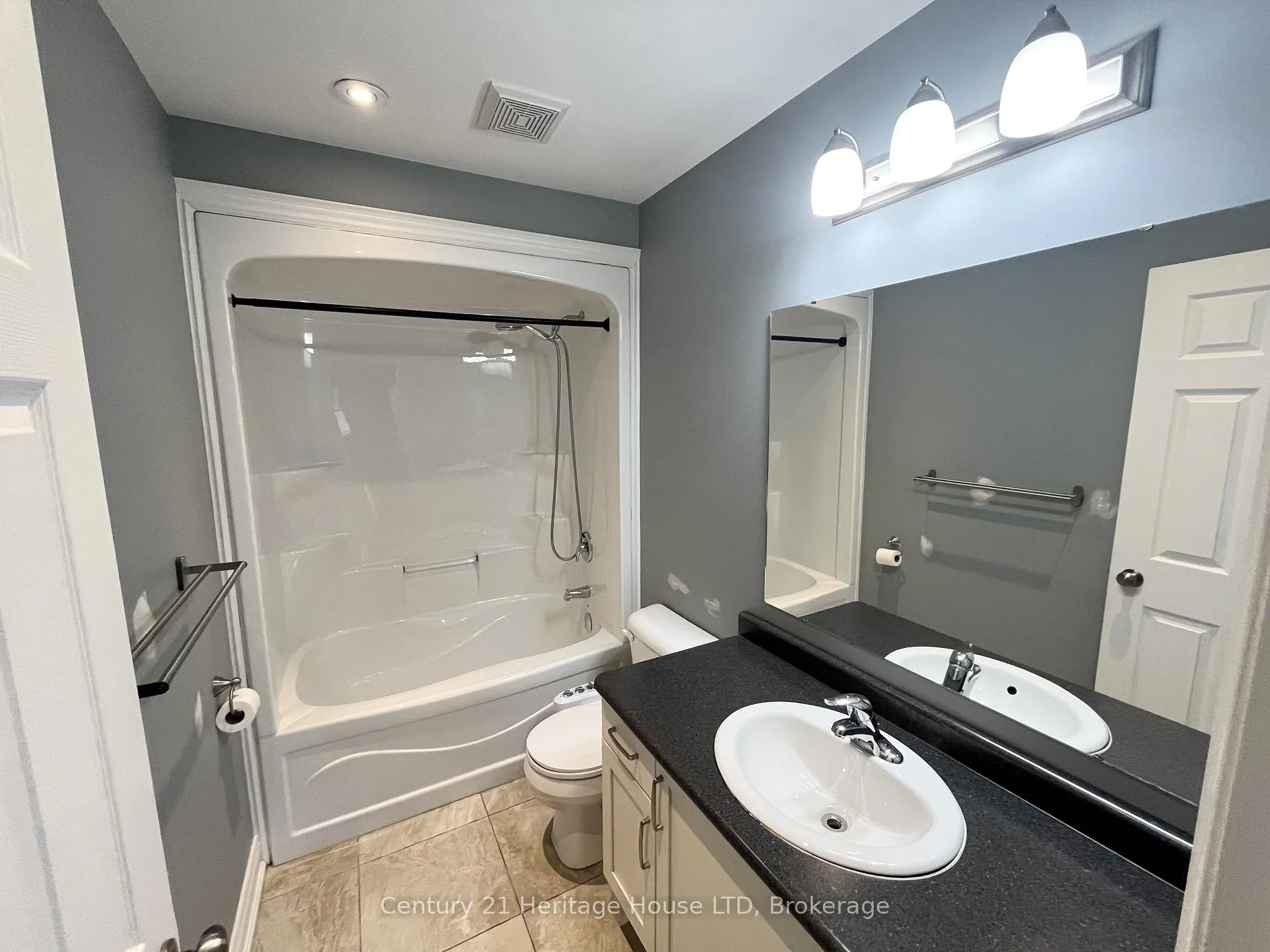 Photo 18 of Unit 3, 63 Pine Street N, Thorold, Thorold Downtown — HOMEH