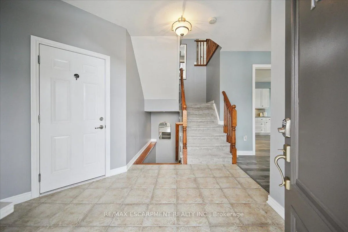 Photo 5 of 105 Oakhaven Place, Hamilton, Meadowlands — HOMEH