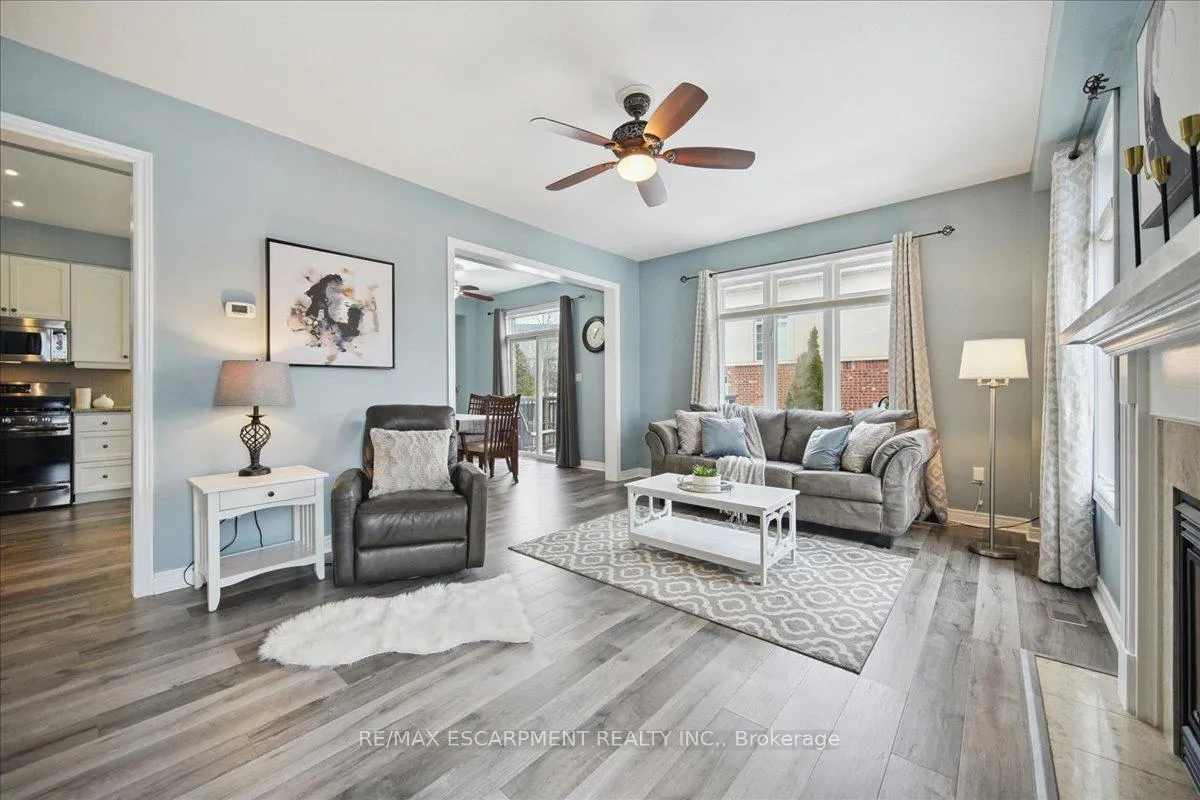 Photo 10 of 105 Oakhaven Place, Hamilton, Meadowlands — HOMEH