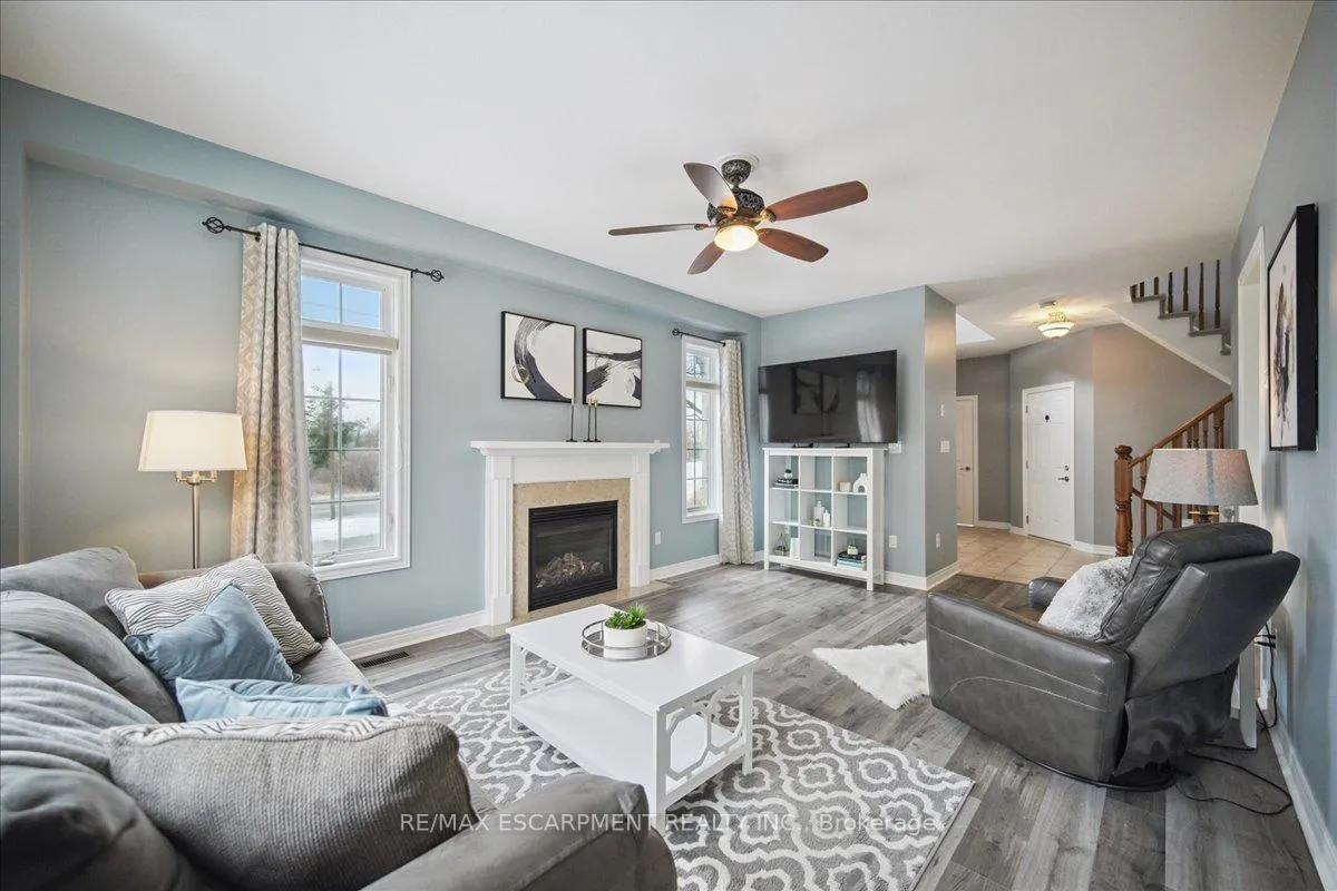 Photo 11 of 105 Oakhaven Place, Hamilton, Meadowlands — HOMEH