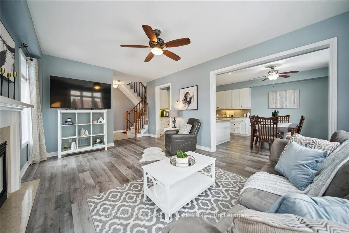 Photo 12 of 105 Oakhaven Place, Hamilton, Meadowlands — HOMEH