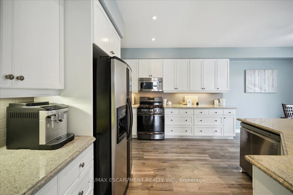 Photo 13 of 105 Oakhaven Place, Hamilton, Meadowlands — HOMEH