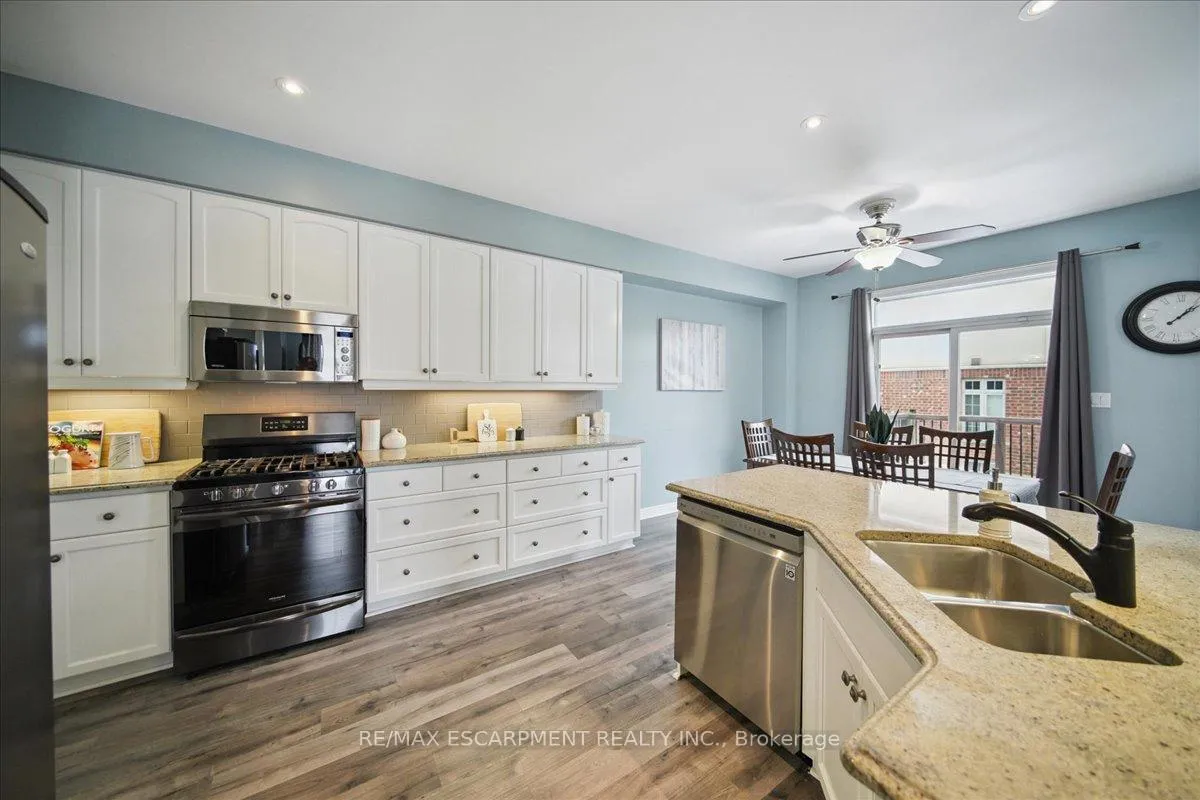 Photo 14 of 105 Oakhaven Place, Hamilton, Meadowlands — HOMEH