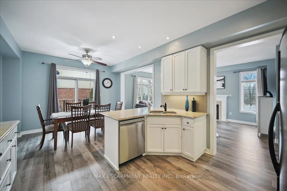 Photo 15 of 105 Oakhaven Place, Hamilton, Meadowlands — HOMEH