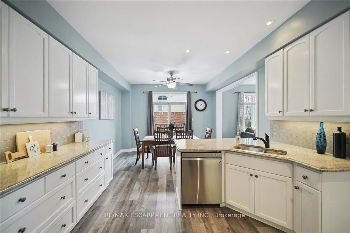 Photo 16 of 105 Oakhaven Place, Hamilton, Meadowlands — HOMEH
