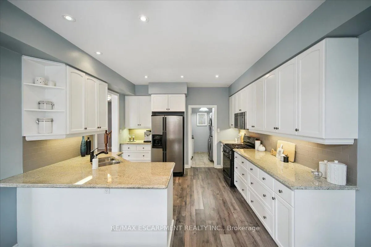 Photo 19 of 105 Oakhaven Place, Hamilton, Meadowlands — HOMEH