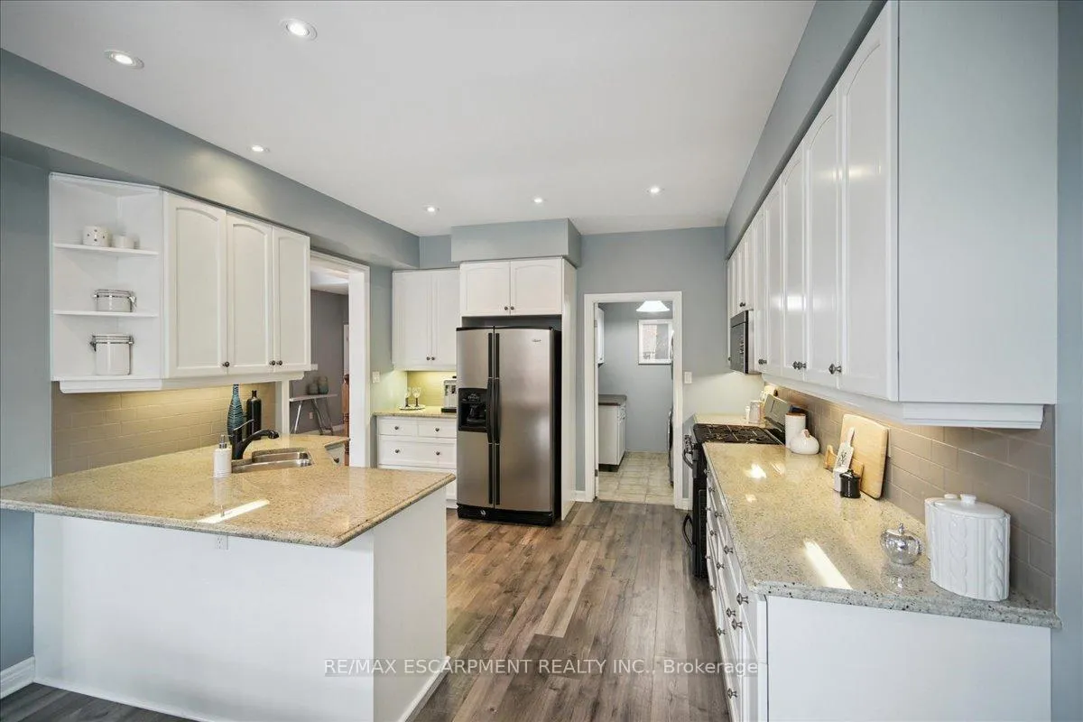 Photo 21 of 105 Oakhaven Place, Hamilton, Meadowlands — HOMEH