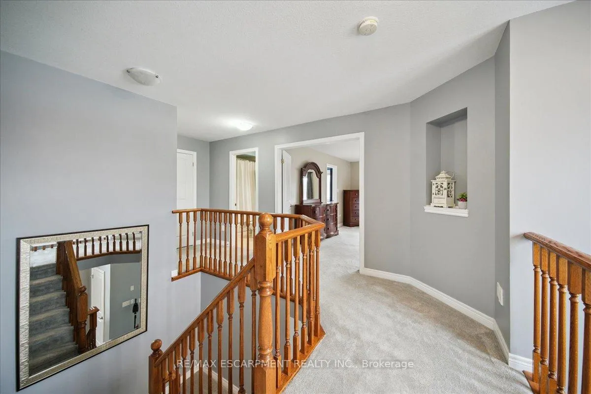 Photo 25 of 105 Oakhaven Place, Hamilton, Meadowlands — HOMEH