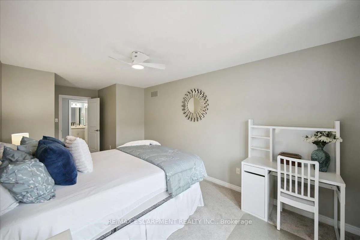 Photo 31 of 105 Oakhaven Place, Hamilton, Meadowlands — HOMEH