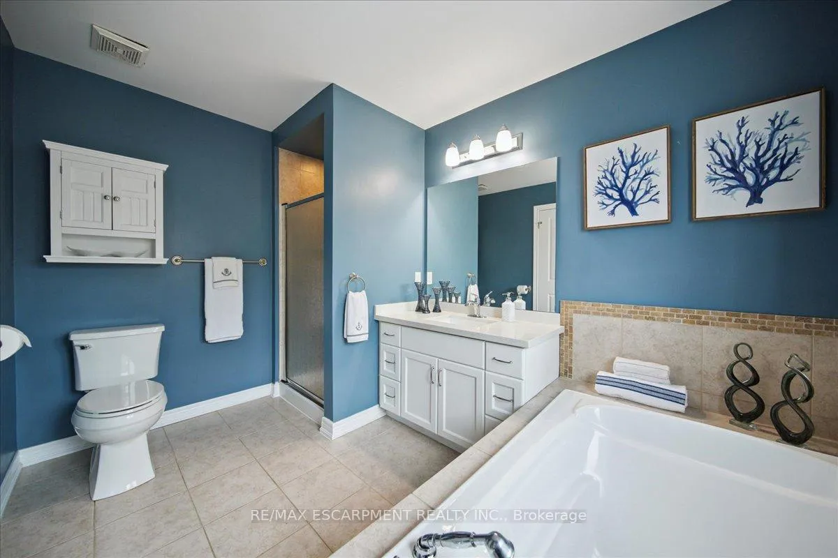 Photo 34 of 105 Oakhaven Place, Hamilton, Meadowlands — HOMEH