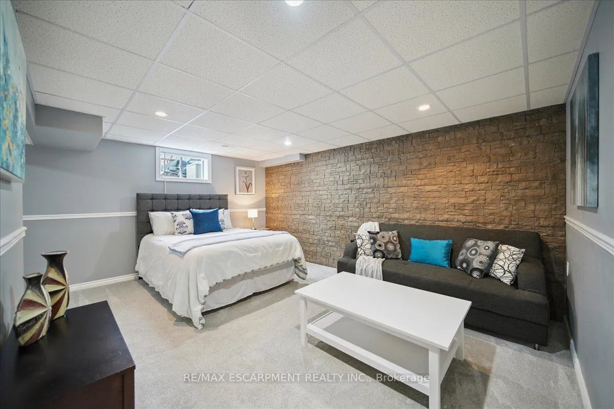 Photo 37 of 105 Oakhaven Place, Hamilton, Meadowlands — HOMEH