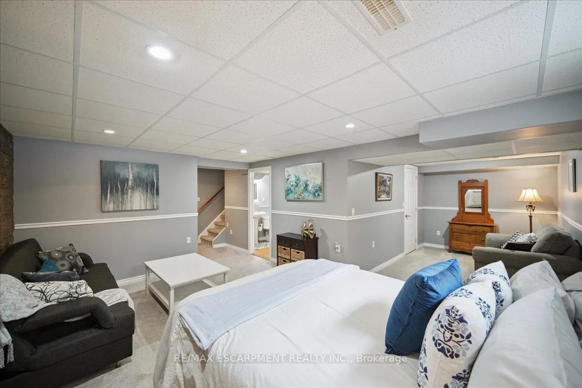Photo 38 of 105 Oakhaven Place, Hamilton, Meadowlands — HOMEH