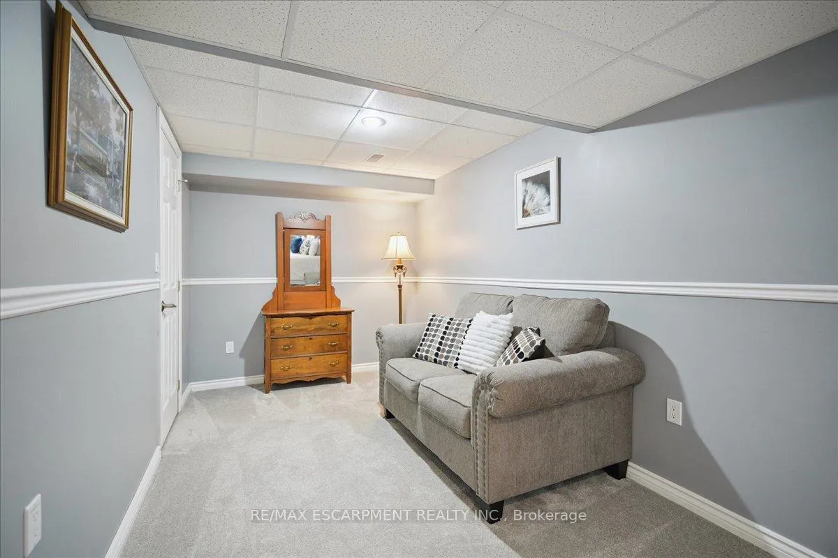 Photo 39 of 105 Oakhaven Place, Hamilton, Meadowlands — HOMEH