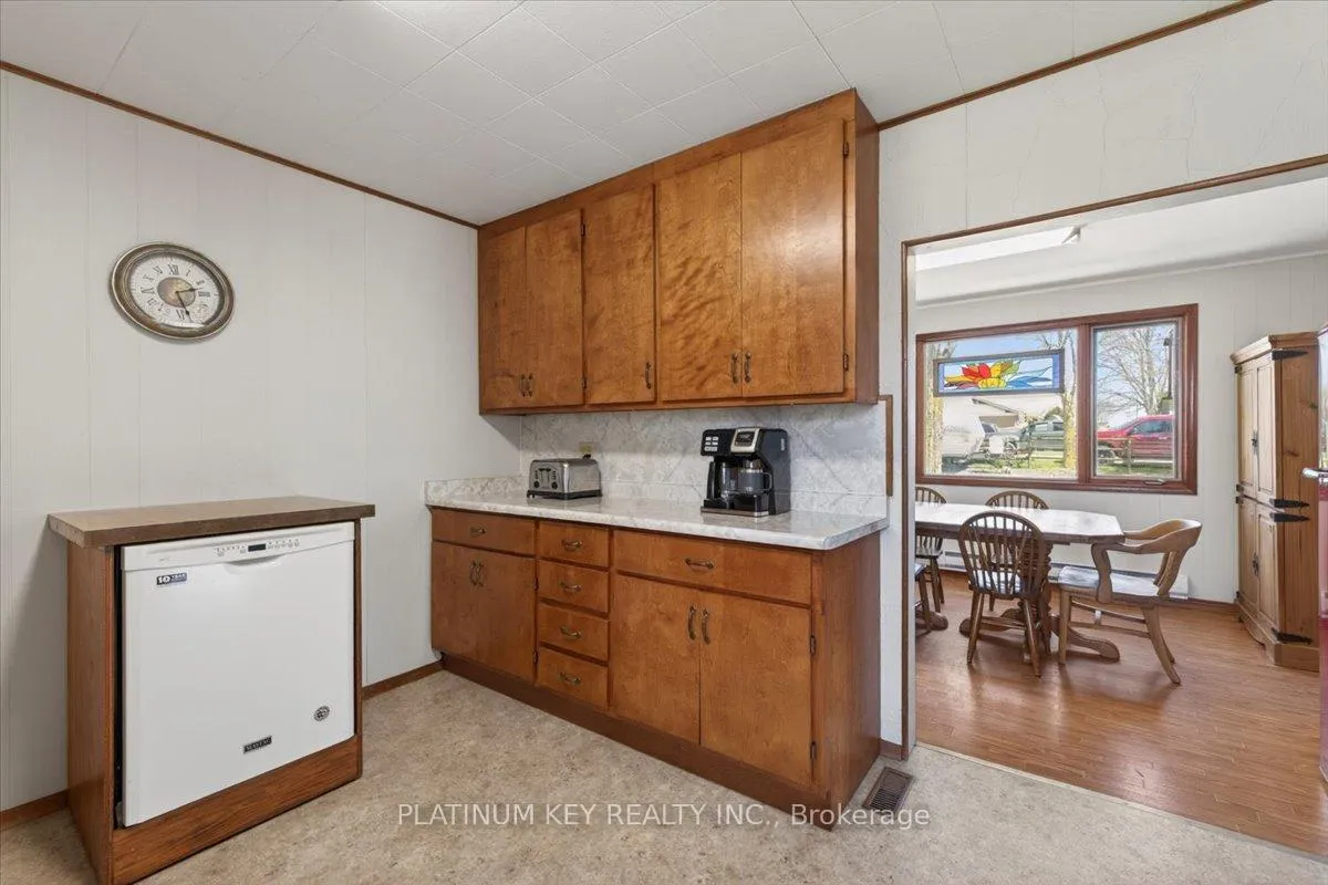 Photo 14 of 2300 Egremont Drive, Adelaide Metcalfe, Adelaide Village — HOMEH
