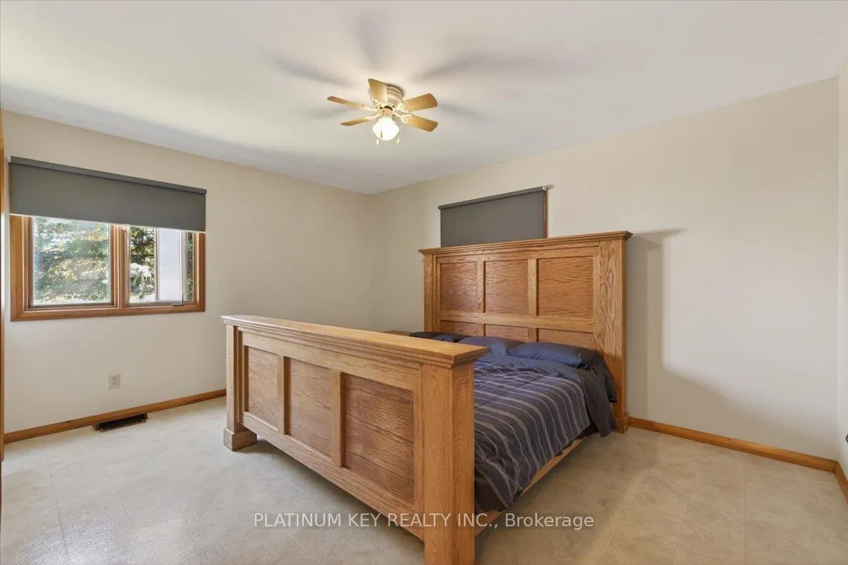 Photo 19 of 2300 Egremont Drive, Adelaide Metcalfe, Adelaide Village — HOMEH