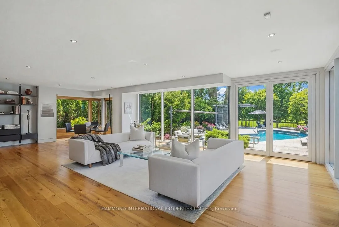 Photo 6 of 421 The Kingsway, Etobicoke, Edenbridge-Humber Valley — HOMEH