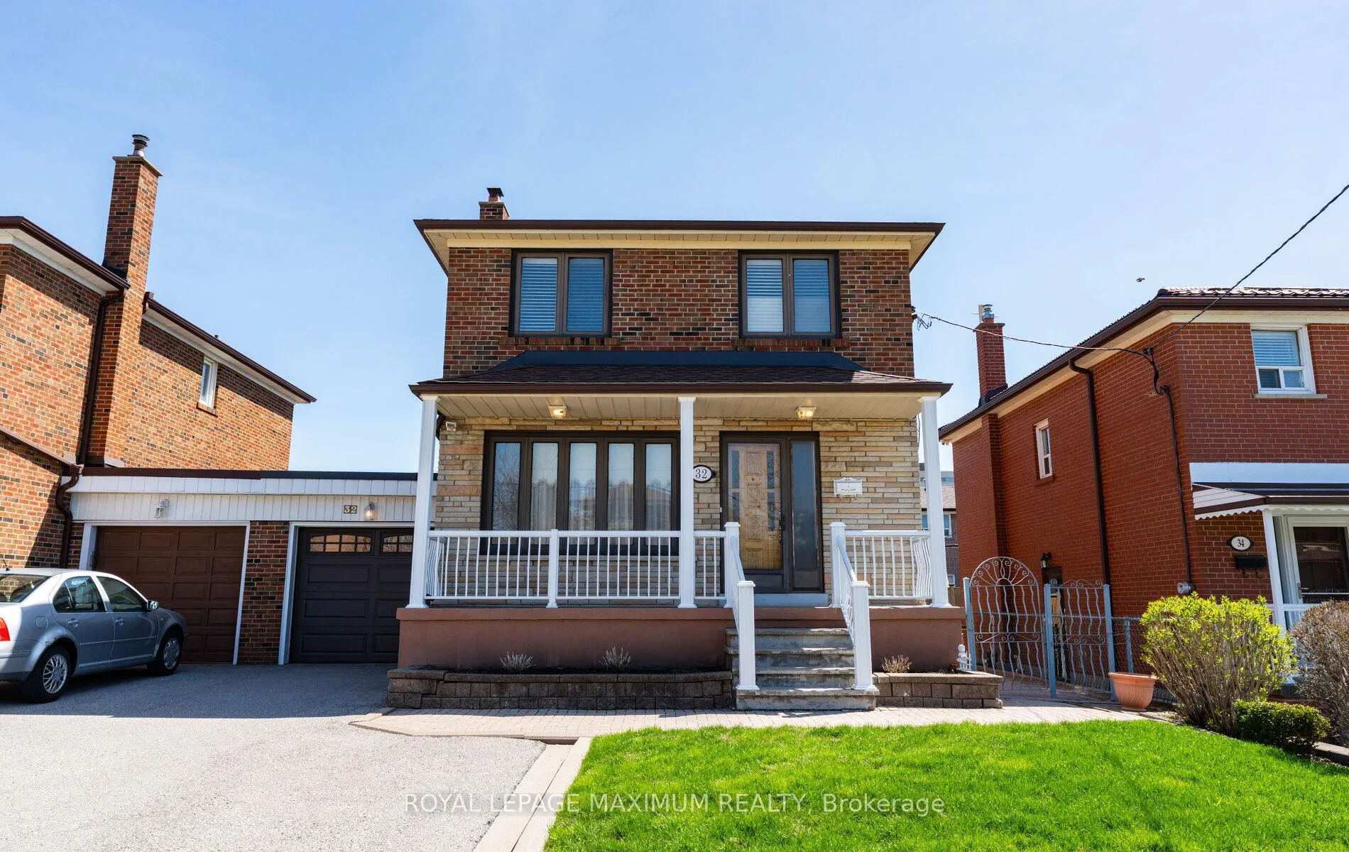Photo 2 of 32 Ianhall Road, North York, Downsview-Roding-CFB — HOMEH