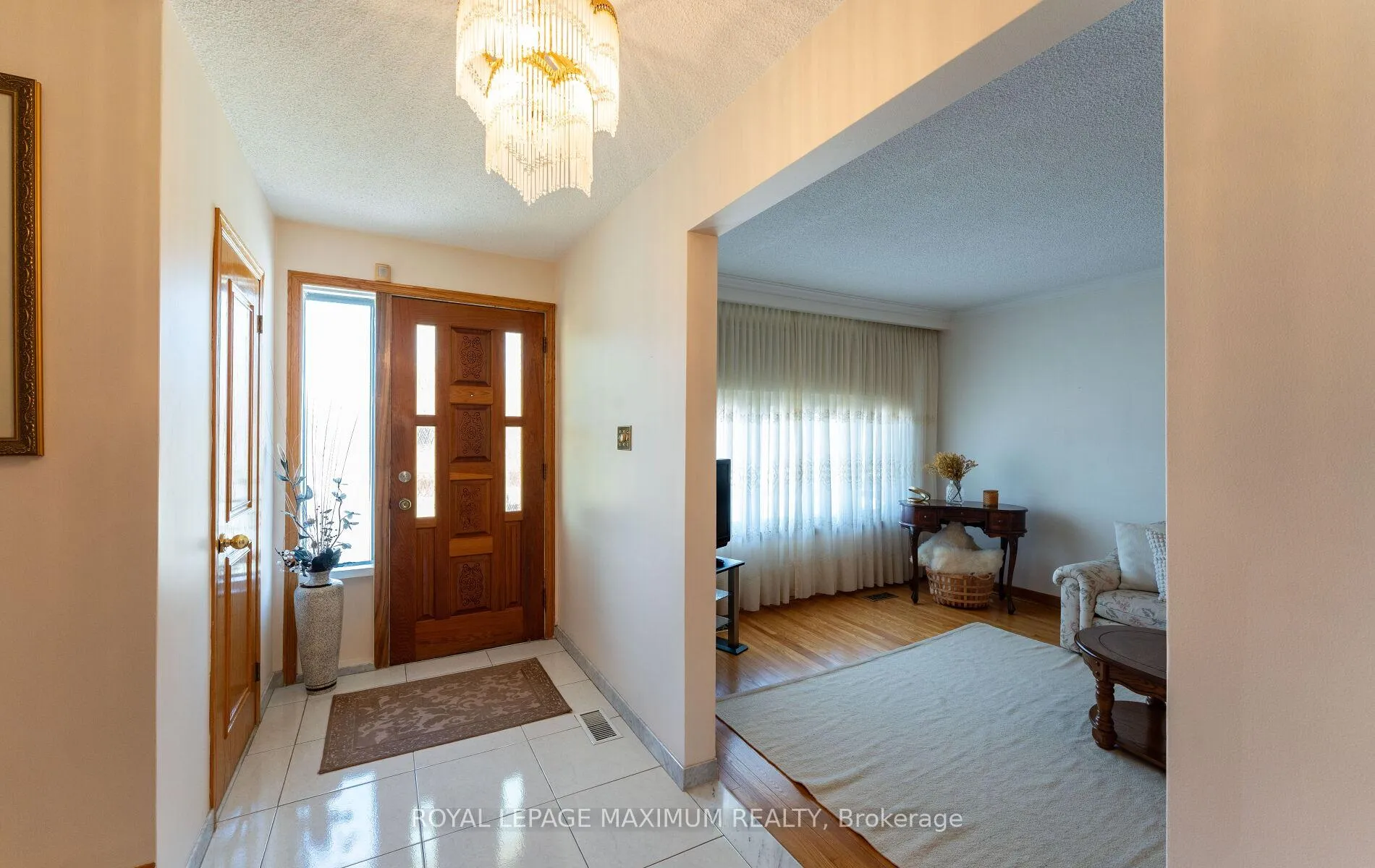 Photo 5 of 32 Ianhall Road, North York, Downsview-Roding-CFB — HOMEH