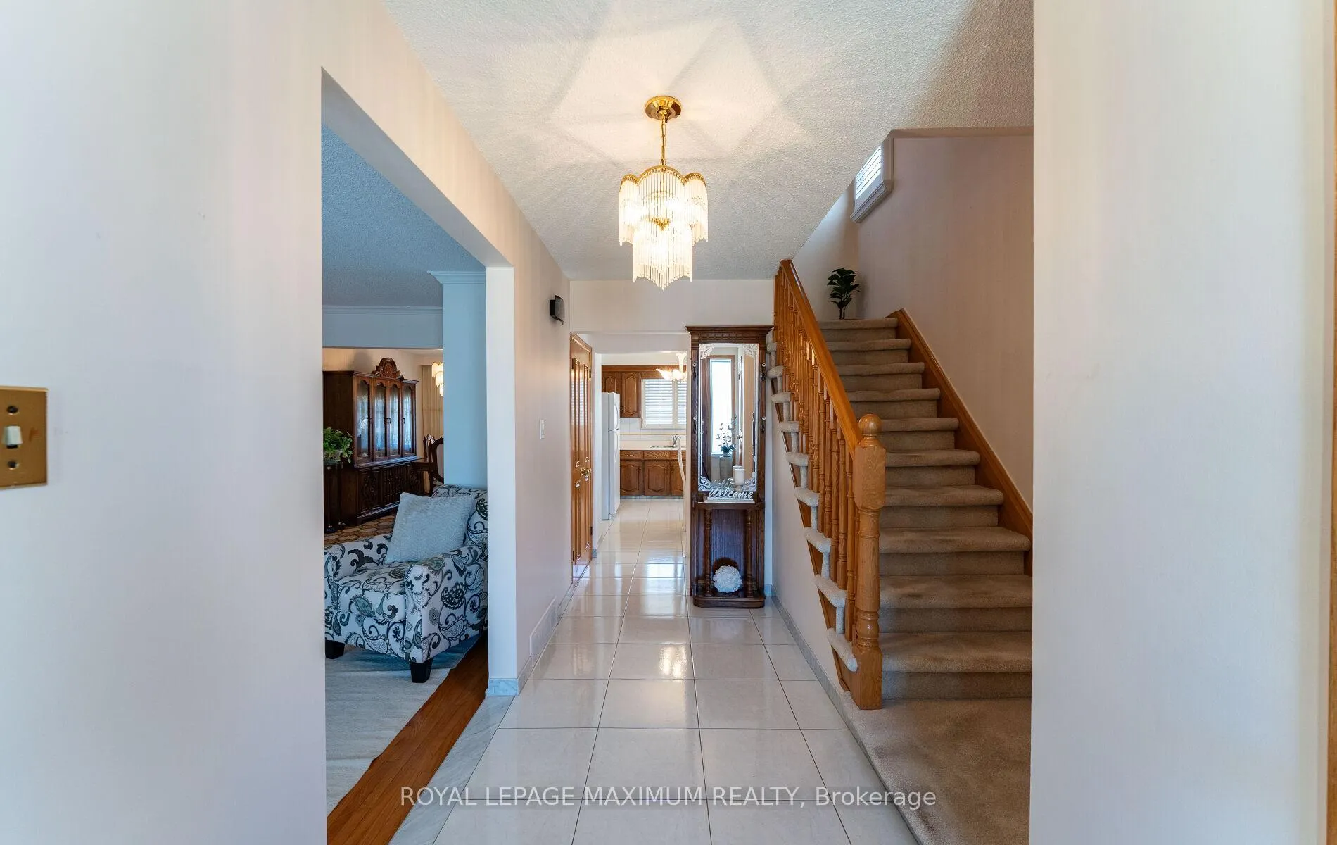 Photo 6 of 32 Ianhall Road, North York, Downsview-Roding-CFB — HOMEH