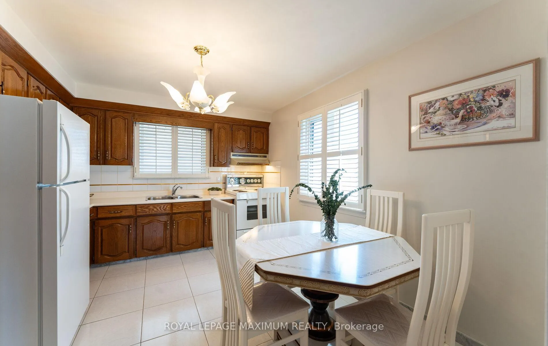 Photo 13 of 32 Ianhall Road, North York, Downsview-Roding-CFB — HOMEH